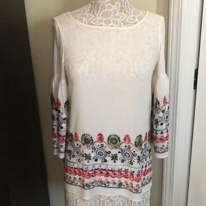 LIKE NEW condition KAREN KANE floral embroidery bell sleeve top size XS